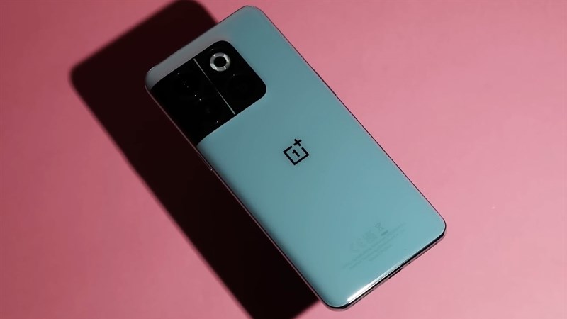 OnePlus 10T là một sự lựa chọn tốt cho người dùng ưu tiên hiệu suất