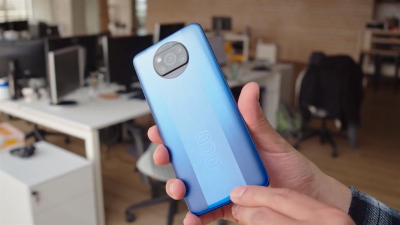 POCO X3 Pro có kích thước và khối lượng không thay đổi so với thế hệ tiền nhiệm POCO X3 Pro có kích thước và khối lượng không thay đổi so với thế hệ tiền nhiệm