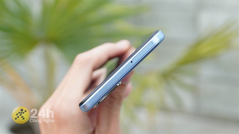 Cạnh trên của Vivo T1x.