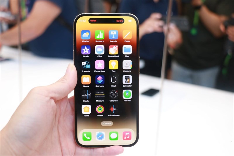 Trên tay iPhone 14 Pro Max: Sử dụng màn đục lỗ mà sao lạ lắm! Trên tay iPhone 14 Pro Max: Sử dụng màn đục lỗ mà sao lạ lắm!