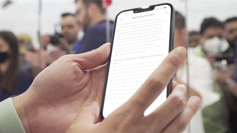 iPhone 14 vẫn có một tổng thể nhỏ gọn, cùng các góc bo cong nhẹ nên vẫn dễ dàng cho việc cầm nắm và thao tác bằng một tay. iPhone 14 vẫn có một tổng thể nhỏ gọn, cùng các góc bo cong nhẹ nên vẫn dễ dàng cho việc cầm nắm và thao tác bằng một tay.