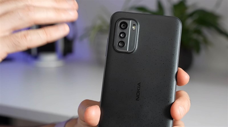 Mặt lưng và khung viền của Nokia G60 5G được làm từ nhựa tái chế và có độ bền khá cao đấy! Nguồn: Tech Spurt.