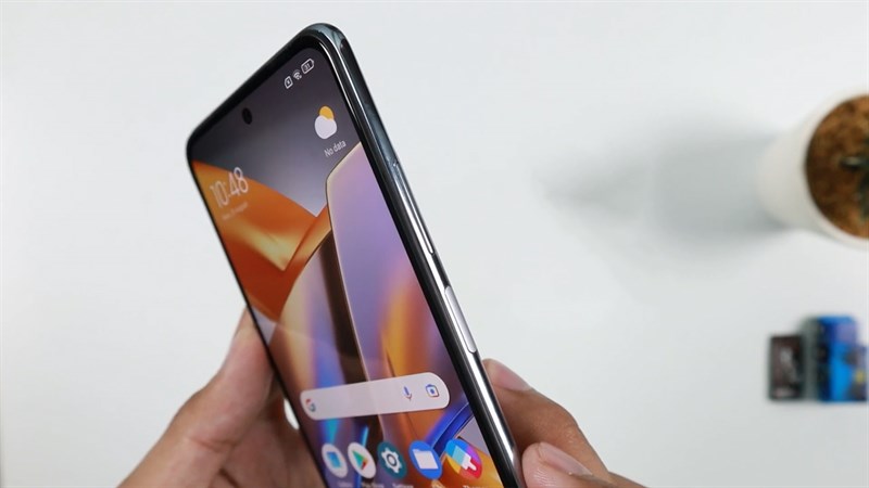 Các phím vật lý của POCO M5s được đặt chủ yếu ở bên phải Các phím vật lý của POCO M5s được đặt chủ yếu ở bên phải
