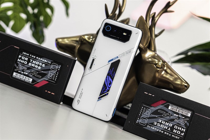Trên tay ROG Phone 6 chính thức tại Việt Nam Trên tay ROG Phone 6 chính thức tại Việt Nam