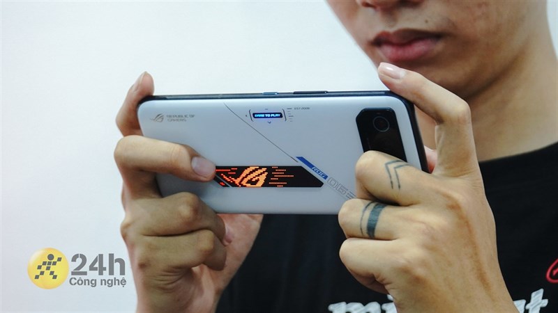 Trên tay ROG Phone 6 chính thức tại Việt Nam Trên tay ROG Phone 6 chính thức tại Việt Nam