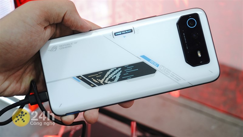 Trên tay ROG Phone 6 chính thức tại Việt Nam Trên tay ROG Phone 6 chính thức tại Việt Nam