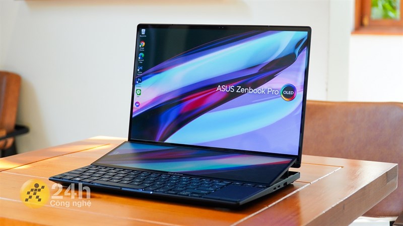ASUS Zenbook Pro 14 Duo OLED được trang bị màn hình OLED 14.5 inch với độ phân giải 2.9K hiển thị sắc nét, sống động ASUS Zenbook Pro 14 Duo OLED được trang bị màn hình OLED 14.5 inch với độ phân giải 2.9K hiển thị sắc nét, sống động