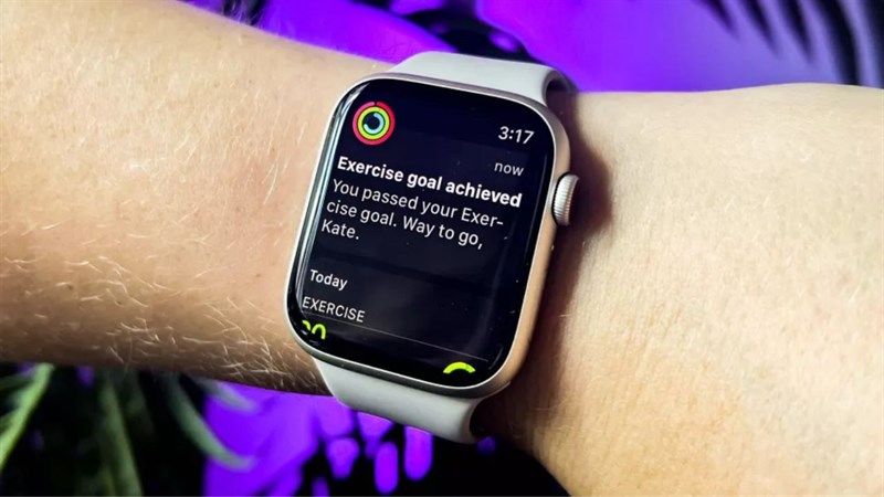 Apple Watch Series 8 sử dụng hệ điều hành WatchOS 9. Apple Watch Series 8 sử dụng hệ điều hành WatchOS 9.