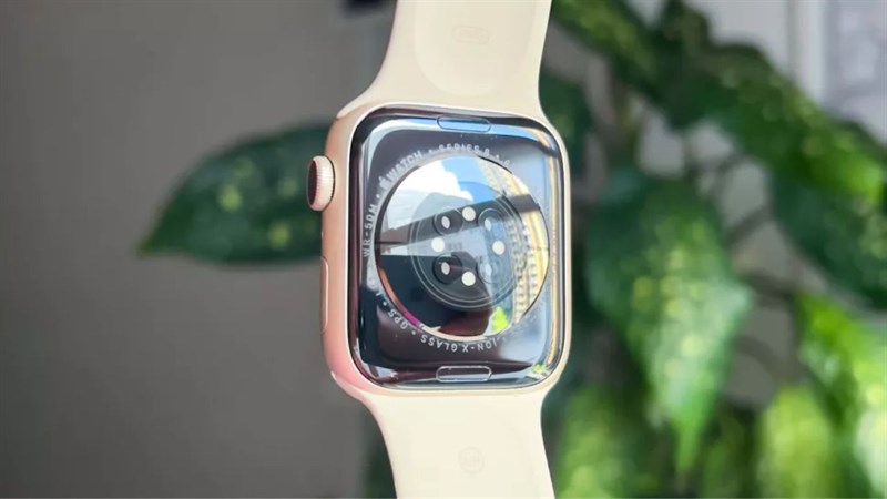 Tính năng mới đầu tiên của Apple Watch Series 8 đó chính là cảm biến nhiệt độ (Temperature Sensor). Tính năng mới đầu tiên của Apple Watch Series 8 đó chính là cảm biến nhiệt độ (Temperature Sensor).