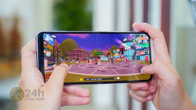 Đánh giá Galaxy Z Flip4: Một chiếc flagship hội tụ nhiều điểm ấn tượng Đánh giá Galaxy Z Flip4: Một chiếc flagship hội tụ nhiều điểm ấn tượng