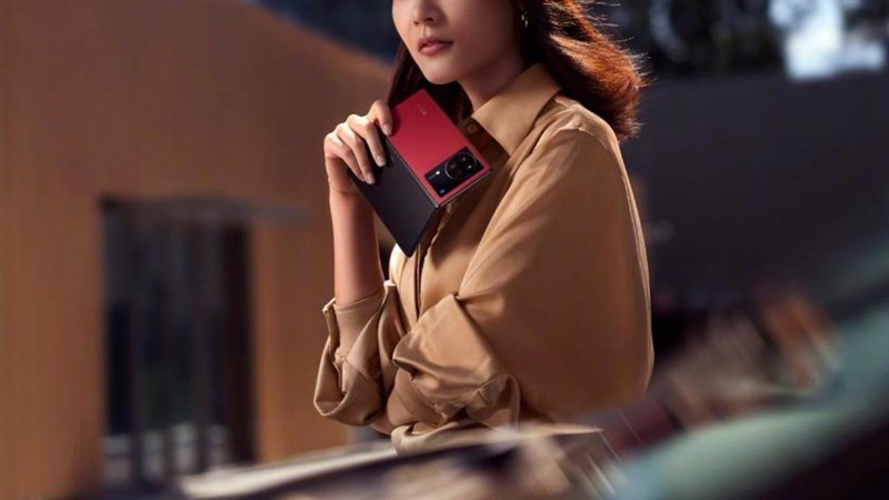 'Mê mẩn' trước vể đẹp của phối màu đặc biệt trên Vivo X Fold+ 'Mê mẩn' trước vể đẹp của phối màu đặc biệt trên Vivo X Fold+