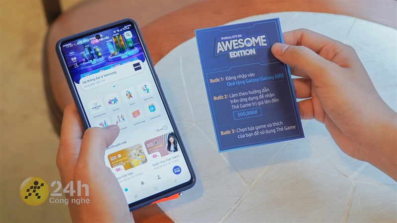 Đập hộp và trên tay trọn bộ Galaxy A73 5G Awesome Edition Đập hộp và trên tay trọn bộ Galaxy A73 5G Awesome Edition