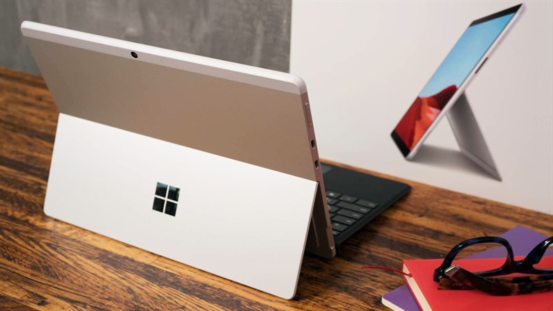 Hai thiết bị mới của nhà Microsoft đã lộ cấu hình và giá bán - Ảnh SurfaceProRu