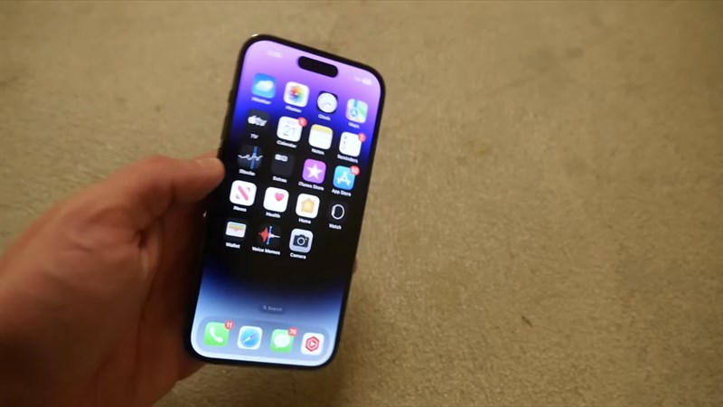 iPhone 14 Pro vẫn còn nguyên vẹn sau khi rơi iPhone 14 Pro vẫn còn nguyên vẹn sau khi rơi