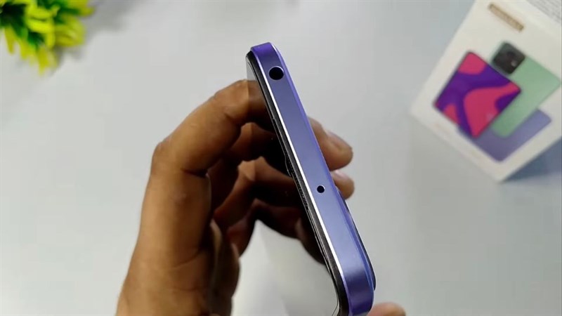 Cạnh trên của Redmi 11 Prime 4G. Cạnh trên của Redmi 11 Prime 4G.