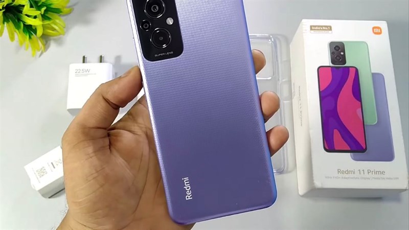 Redmi 11 Prime 4G có tổng thể khá bắt trend với các cạnh vuông vức kết hợp cùng các góc được bo cong mềm mại. Redmi 11 Prime 4G có tổng thể khá bắt trend với các cạnh vuông vức kết hợp cùng các góc được bo cong mềm mại.