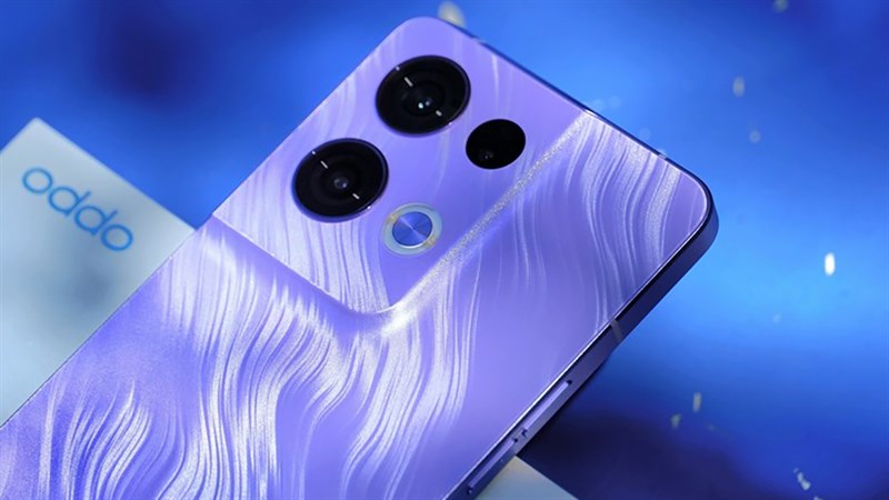 Hình ảnh OPPO Reno8 Pro phiên bản Iris Purple