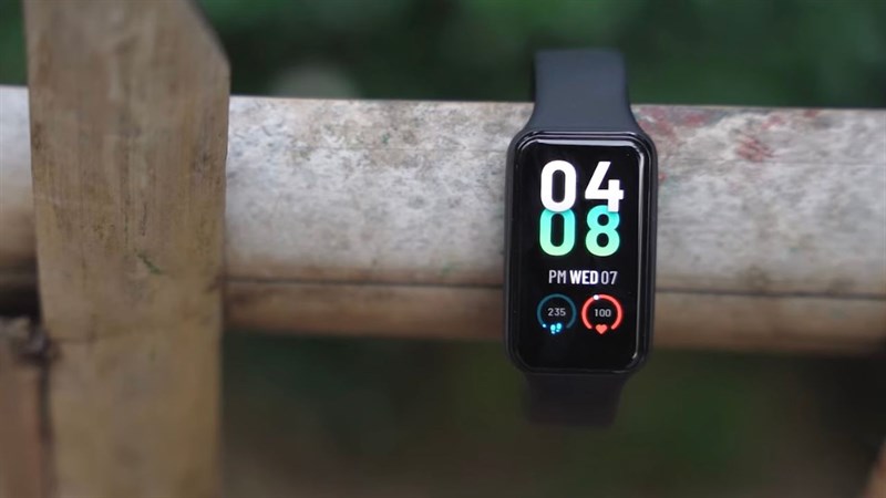 Amazfit Band 7 có tổng thể khá quen thuộc. Amazfit Band 7 có tổng thể khá quen thuộc.