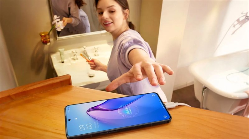 OPPO trang bị cho chiếc điện thoại mới khả năng sạc nhanh cực ấn tượng. Nguồn: OPPO 