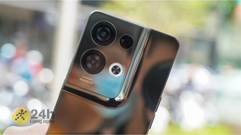 OPPO Reno9 lộ thiết kế thực tế với cụm ba camera sau OPPO Reno9 lộ thiết kế thực tế với cụm ba camera sau