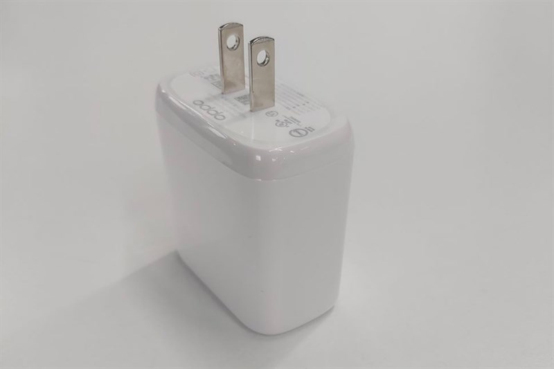 Những bộ Adapter mới nhất tháng 10, thiết kế thanh lịch, sạc nhanh khỏi bàn Những bộ Adapter mới nhất tháng 10, thiết kế thanh lịch, sạc nhanh khỏi bàn