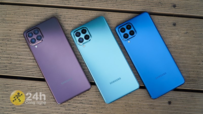 Mặc dù thuộc phân khúc tầm trung dòng M của Samsung vẫn cho cảm giác vô cùng sang trọng với vỏ kim loại sáng bóng Mặc dù thuộc phân khúc tầm trung dòng M của Samsung vẫn cho cảm giác vô cùng sang trọng với vỏ kim loại sáng bóng