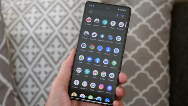 Pixel 7 vẫn bị hao pin ở chế độ chờ. Nguồn: Future.