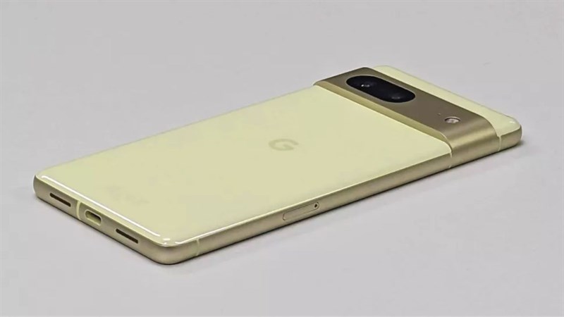 Sang đến Pixel 7, bạn sẽ có màu sắc khung viền được tinh chỉnh theo mặt lưng.