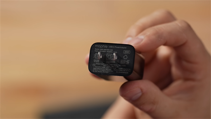 Trên tay Mophie 3-in-1 Travel Charger Trên tay Mophie 3-in-1 Travel Charger