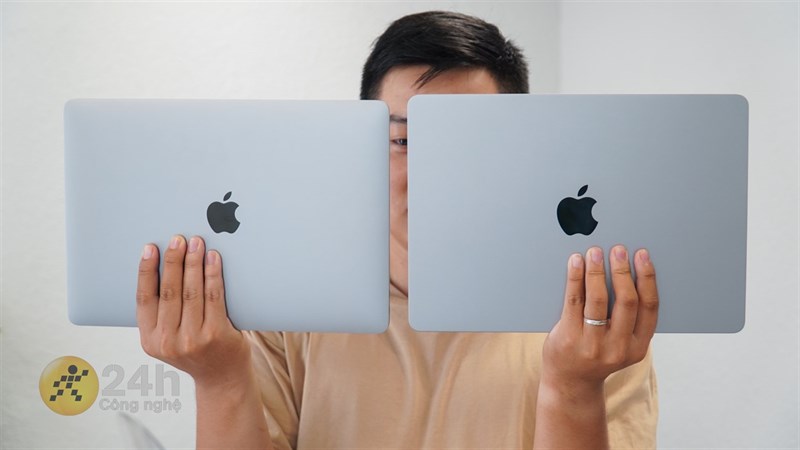 MacBook Air M2 có khối lượng nhẹ hơn một chút so với thế hệ cũ. MacBook Air M2 có khối lượng nhẹ hơn một chút so với thế hệ cũ.