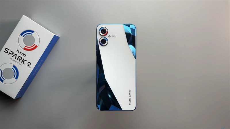 Trên tay Tecno Spark 9 Pro Sport Edition