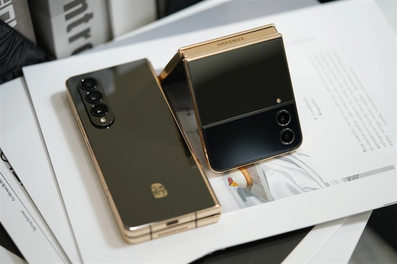 Trên tay Samsung Galaxy W23 series Trên tay Samsung Galaxy W23 series