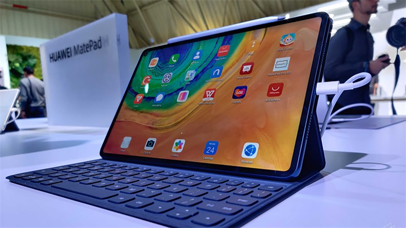 Hình ảnh được cho là MatePad SE 10.4 khi làm việc chung với bàn phím Hình ảnh được cho là MatePad SE 10.4 khi làm việc chung với bàn phím