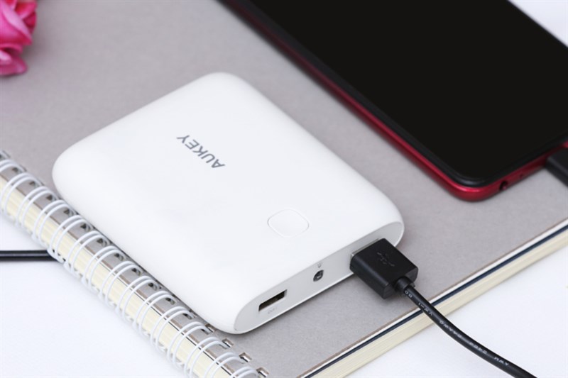 Pin sạc dự phòng 10.000 mAh AUKEY PB-N42 Pin sạc dự phòng 10.000 mAh AUKEY PB-N42