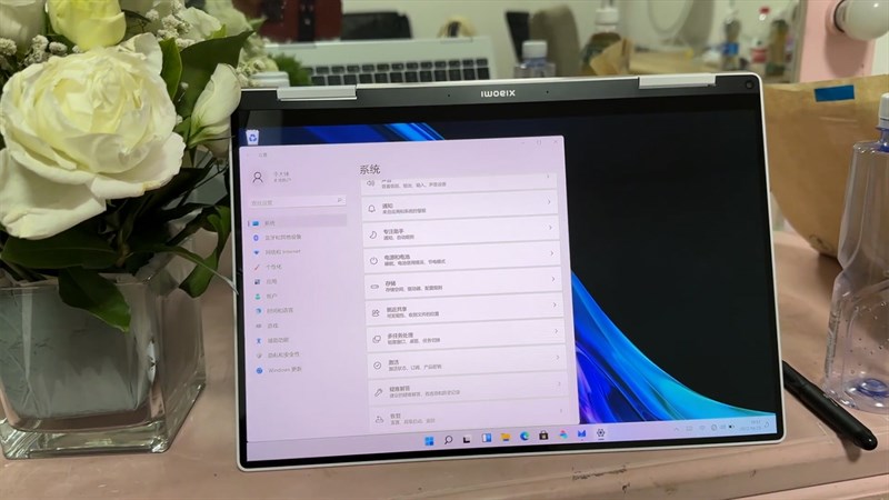 Màn hình của Xiaomi Book Air 13 sở hữu nhiều tính năng hiển thị ấn tượng