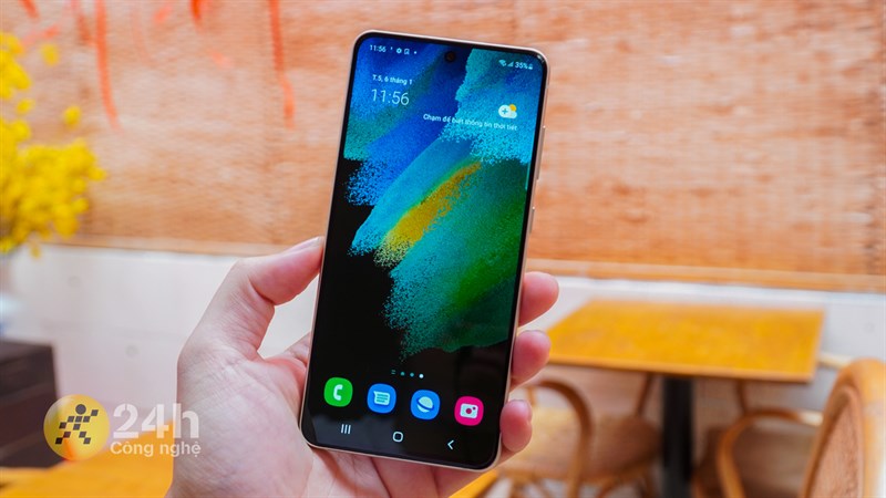 Gọi tên các mẫu điện thoại Samsung kháng nước, chống bụi đang sale đậm Gọi tên các mẫu điện thoại Samsung kháng nước, chống bụi đang sale đậm