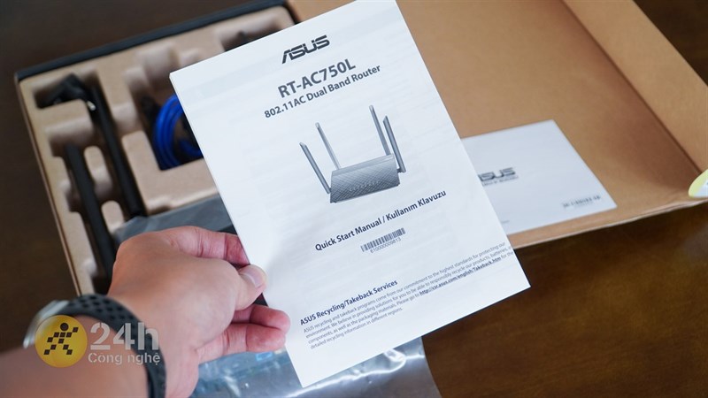 Trên tay router ASUS RT-AC750L Trên tay router ASUS RT-AC750L