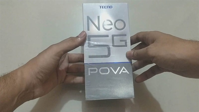 Trên tay Tecno POVA Neo 5G: Thiết kế lạ, pin khủng, màn hình 120 Hz