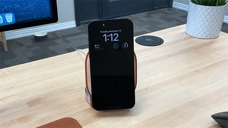 Màn hình Always-On mới của iPhone 14 Pro và iPhone 14 Pro Max có thể tắt hình nền và thông báo Màn hình Always-On mới của iPhone 14 Pro và iPhone 14 Pro Max có thể tắt hình nền và thông báo