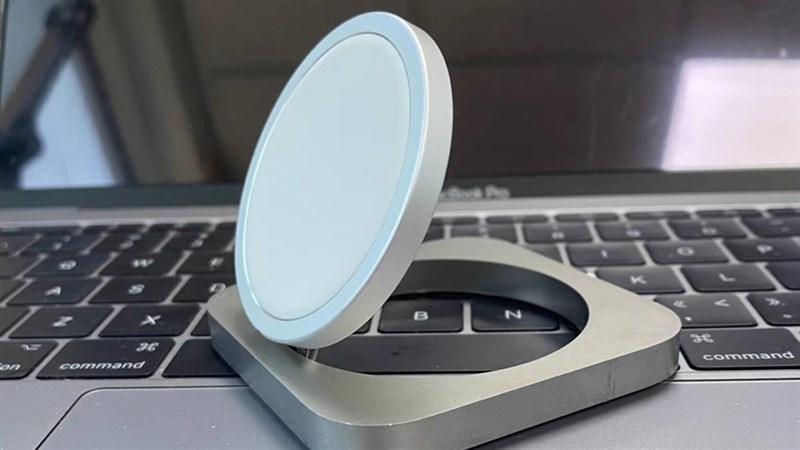 Đế sạc cho iPhone chưa ra mắt của Apple Đế sạc cho iPhone chưa ra mắt của Apple