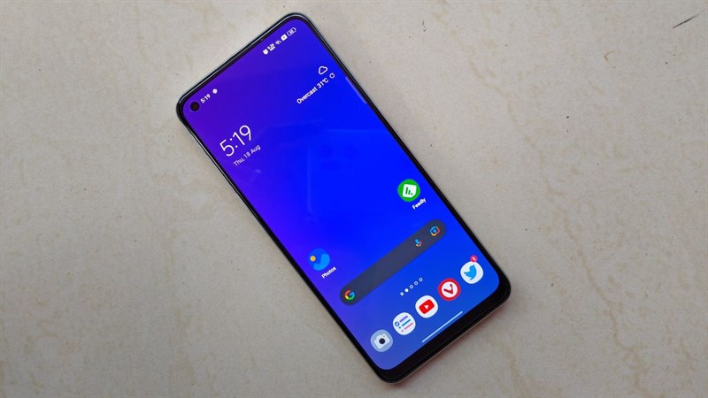 OPPO Reno10 5G còn được trang bị màn hình 6.7 cực lớn với độ phân giải Full HD+