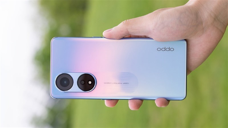 Phần mặt lưng bóng bẩy của OPPO A1 Pro 5G