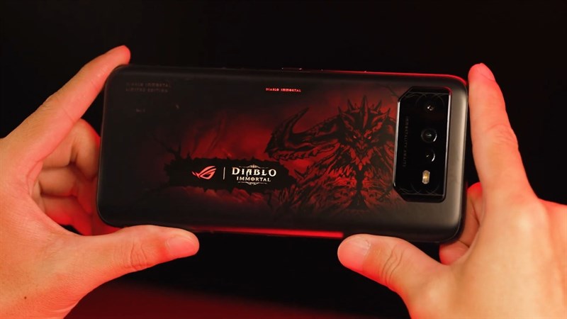 Thiết kế mặt sau siêu đẹp của ROG Phone 6 Diablo Immortal Edition