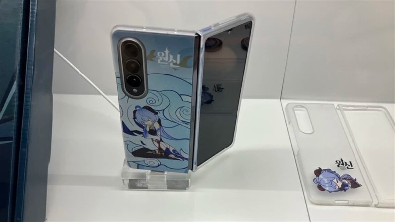 Thiết kế mặt sau cực đẹp theo của Galaxy Z Fold4 Genshin Impact Edition Thiết kế mặt sau cực đẹp theo của Galaxy Z Fold4 Genshin Impact Edition
