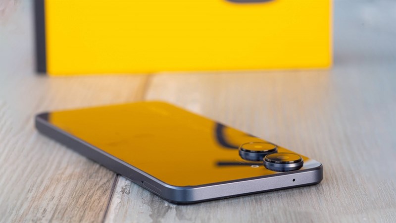 Phần cạnh viền của realme 10 được hoàn thiện theo dạng nhám giúp tăng độ bám Phần cạnh viền của realme 10 được hoàn thiện theo dạng nhám giúp tăng độ bám