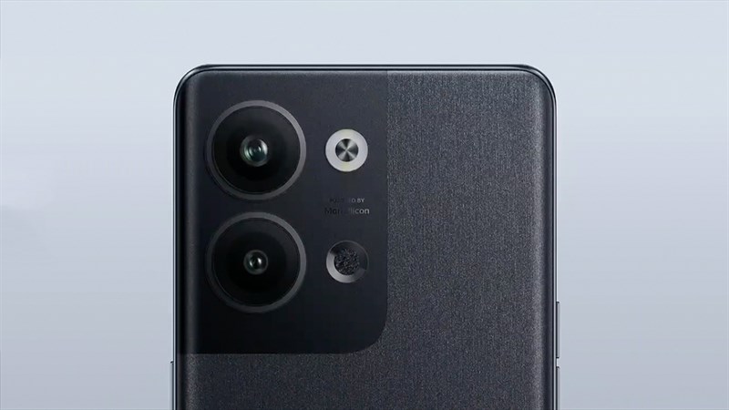 OPPO Reno9 Pro được trang bị cụm camera với cảm biến chính 50 MP