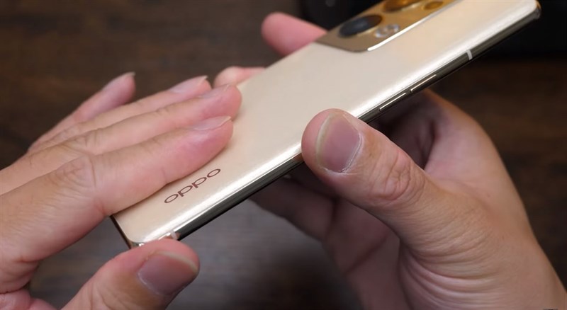 Trên tay OPPO Reno9 Pro+