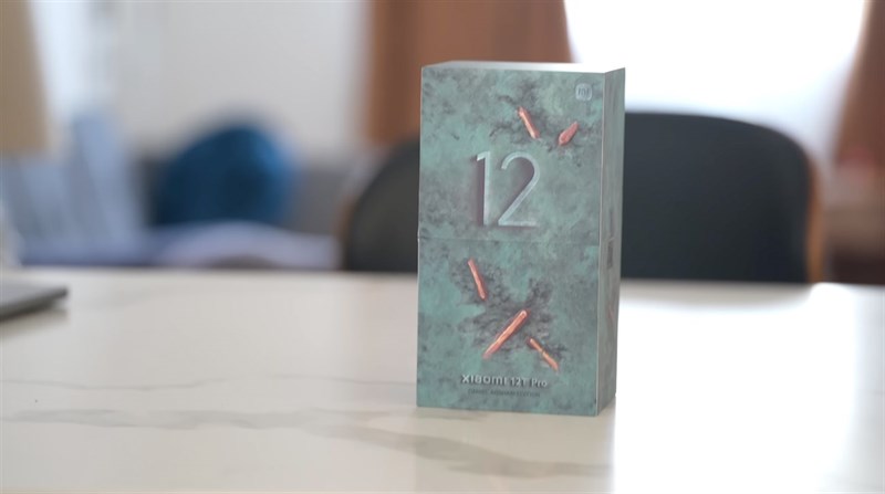 Trên tay Xiaomi 12T Pro Daniel Arsham Trên tay Xiaomi 12T Pro Daniel Arsham