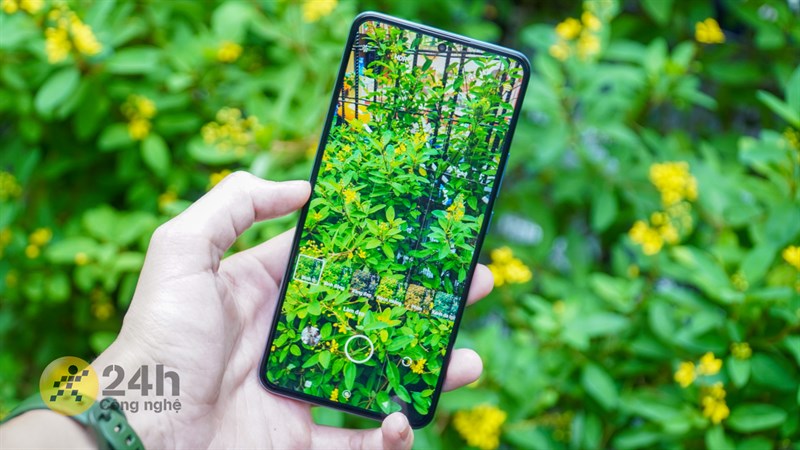 Trên tay Xiaomi 12T Pro Daniel Arsham Trên tay Xiaomi 12T Pro Daniel Arsham