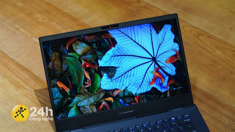 ASUS ExpertBook B5 (B5402CB) được trang bị màn hình IPS kích thước 14 inch độ phân giải Full HD (1.920 x 1.080). ASUS ExpertBook B5 (B5402CB) được trang bị màn hình IPS kích thước 14 inch độ phân giải Full HD (1.920 x 1.080).